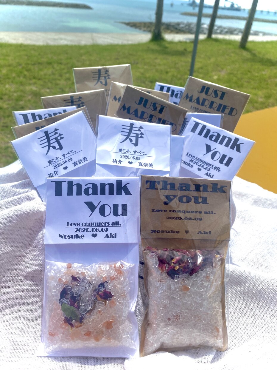 結婚式等のプチギフト作ります 花びら入りアロマバスソルトを感謝を込めたプチギフトに。 イメージ3