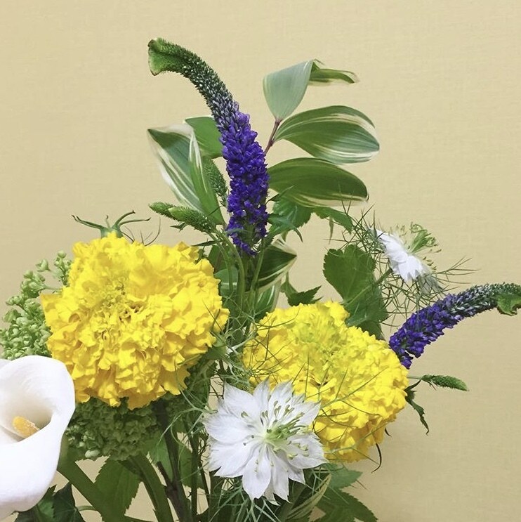 おうちが華やぐ、お花の飾り方お教えます お花を飾ってみたいけどどんな花を選べばいいかわからない方に。 イメージ3