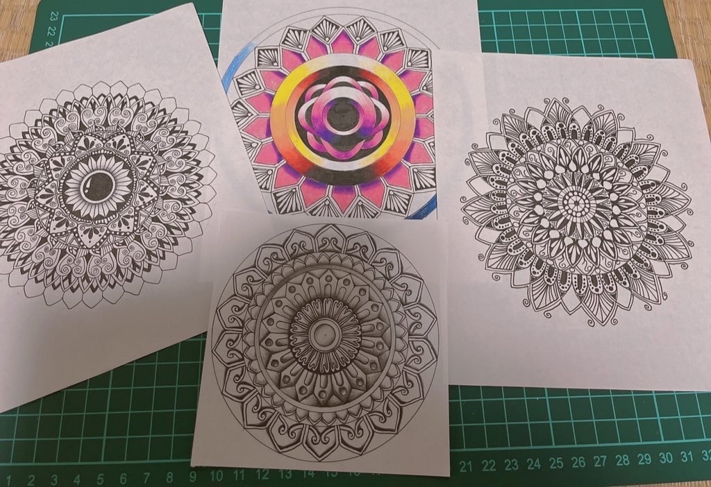 曼荼羅風、絵画を色鉛筆を使い、手描きします 主に鑑賞用を目的として手描きで制作しています！ イメージ2