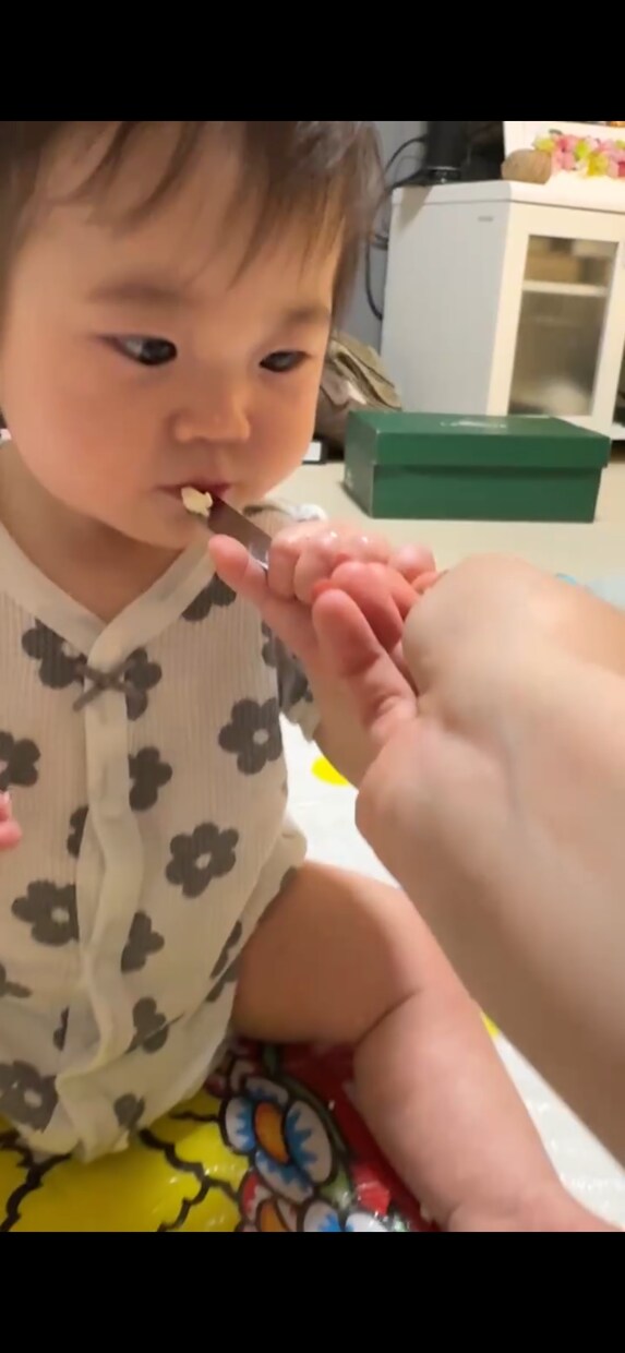 赤ちゃんの食べ方、離乳食の進め方一緒に考えます 離乳食・丸のみ・お口ぽかんを一緒に整理します。 イメージ4