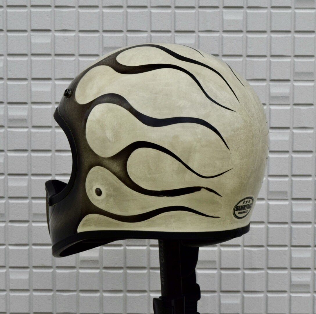 ヘルメットのカスタムペイントオーダー承ります プロの塗装屋がバイクに合ったヘルメットを作ります。 イメージ5