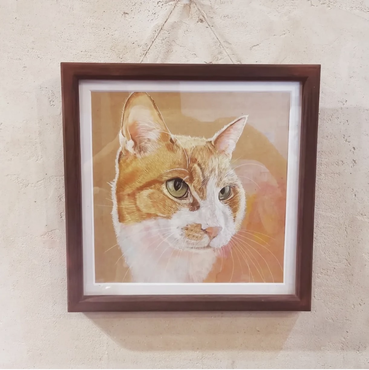 アクリル画でペット(猫・犬)の似顔絵を手描きします クラフト紙をベースにリアルで温かみのある絵です イメージ1