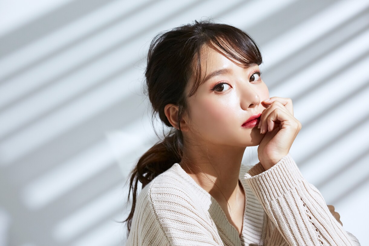 キャリアのある韓国人モデルが自撮影します 一眼レフ使用、レタッチをして高品質な写真を納品 イメージ8