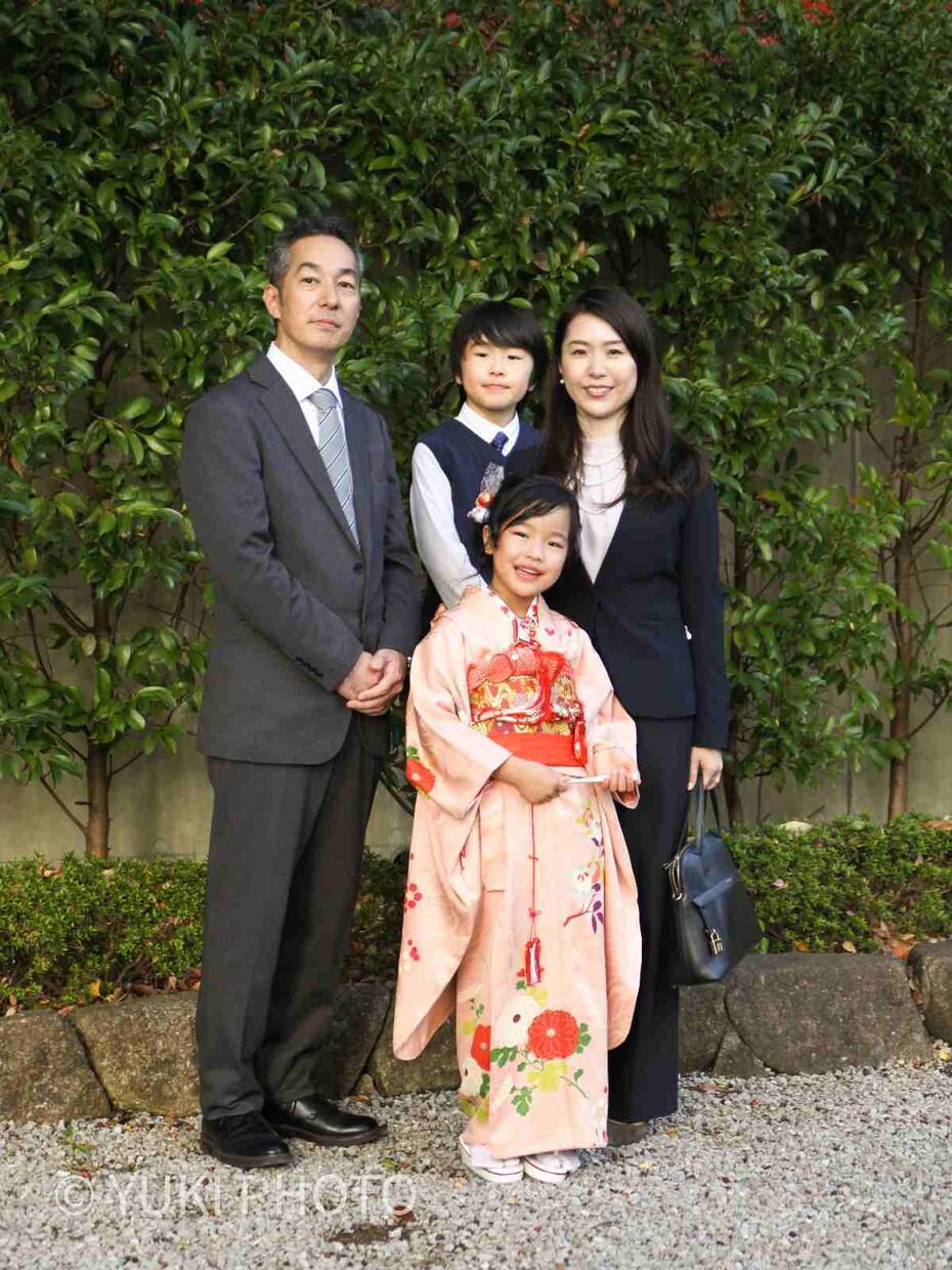 横浜で女性カメラマンが七五三撮影します 自然な笑顔と家族の温かい瞬間を残します イメージ10