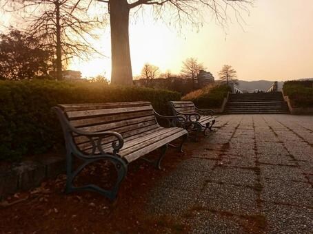深夜1時〜3時対応。寂しい夜にそっと寄り添います 人生豊富な大人の男性が、あなたの話を否定せずに伺います。 イメージ1