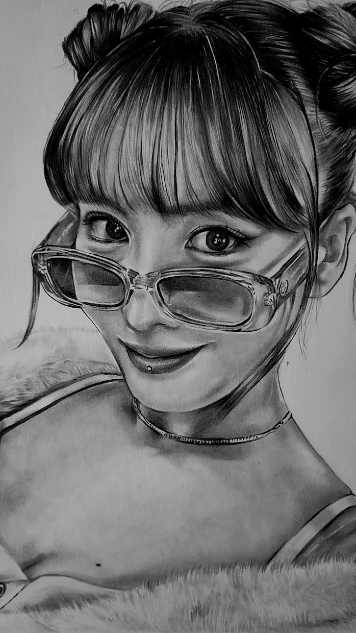 鉛筆で似顔絵描きます 写真１枚さえあれば似顔絵なんでも描きます。 イメージ2
