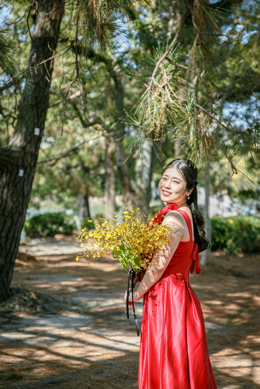 携帯では撮れないプロフィール写真をプロが撮影します 現役フォトグラファーの自然な表情を引き出す高品質な撮影を提供 イメージ1