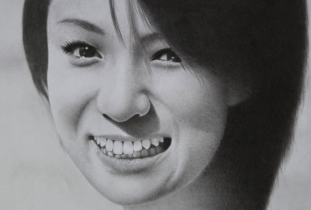 写真からリアルな似顔絵制作します 鉛筆(モノクロ)でスーパーリアルな似顔絵制作します。 イメージ7
