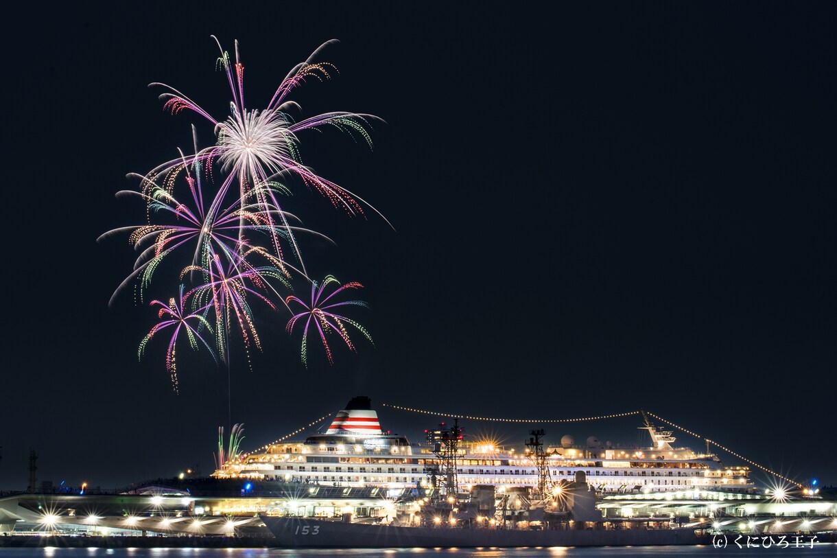 花火写真を提供します 花火だけでなく、夜景や建物等花火プラス風景の写真です。 イメージ6