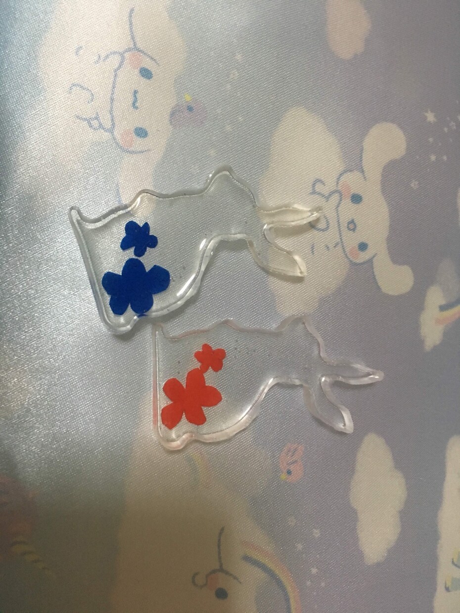 キーホルダーやアクセサリーなど作ります レジンでキーホルダーやアクセサリーを作ります。 イメージ2