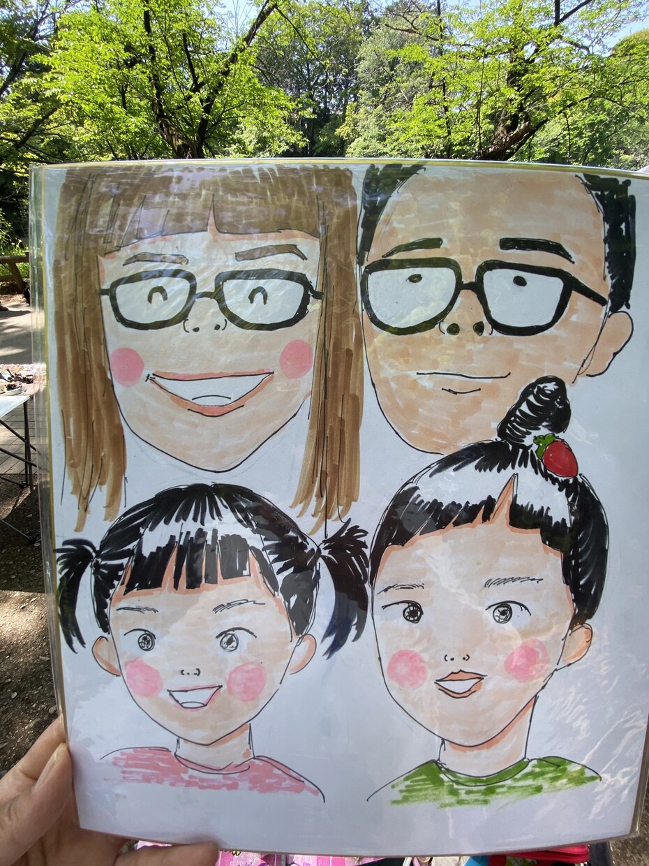 アナログ手描き似顔絵描きます 少しリアルで少し漫画チックなアナログ手描き似顔絵描きます！ イメージ3