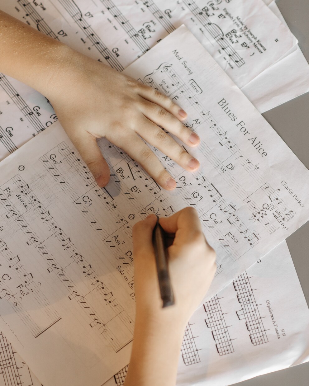 ピアノの楽譜にドレミと弾く指番号を書き込みます 園・学校の行事や結婚式の演奏に！ドレミと指番号で即練習！ イメージ1