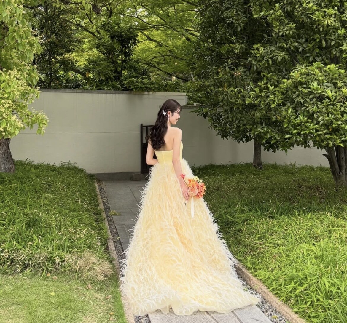 SNSで人気の韓国風・トレンドブーケを提案します 「現役花屋がドレスに合わせてウェディングブーケを提案します」 イメージ5