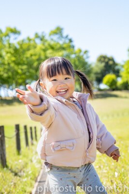 子どもの遊ぶ姿や食べる表情写真提供します 子どもらしい可愛い表情でお届けします イメージ1
