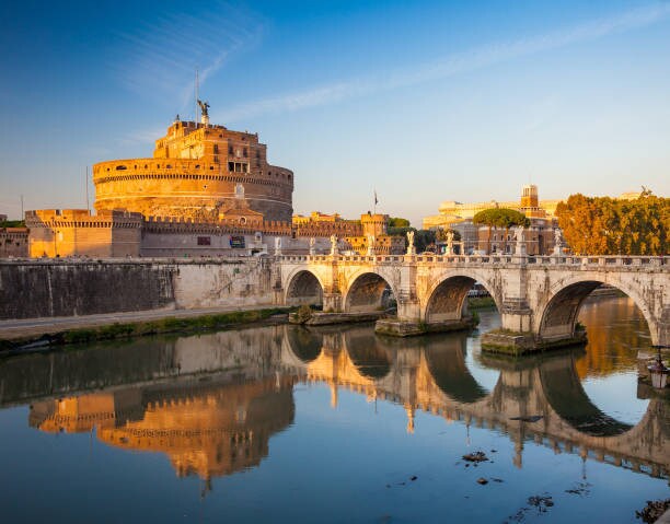 イタリア語⇔日本語、英語　翻訳します イタリア在住10年、自然な表現で翻訳します。 イメージ1