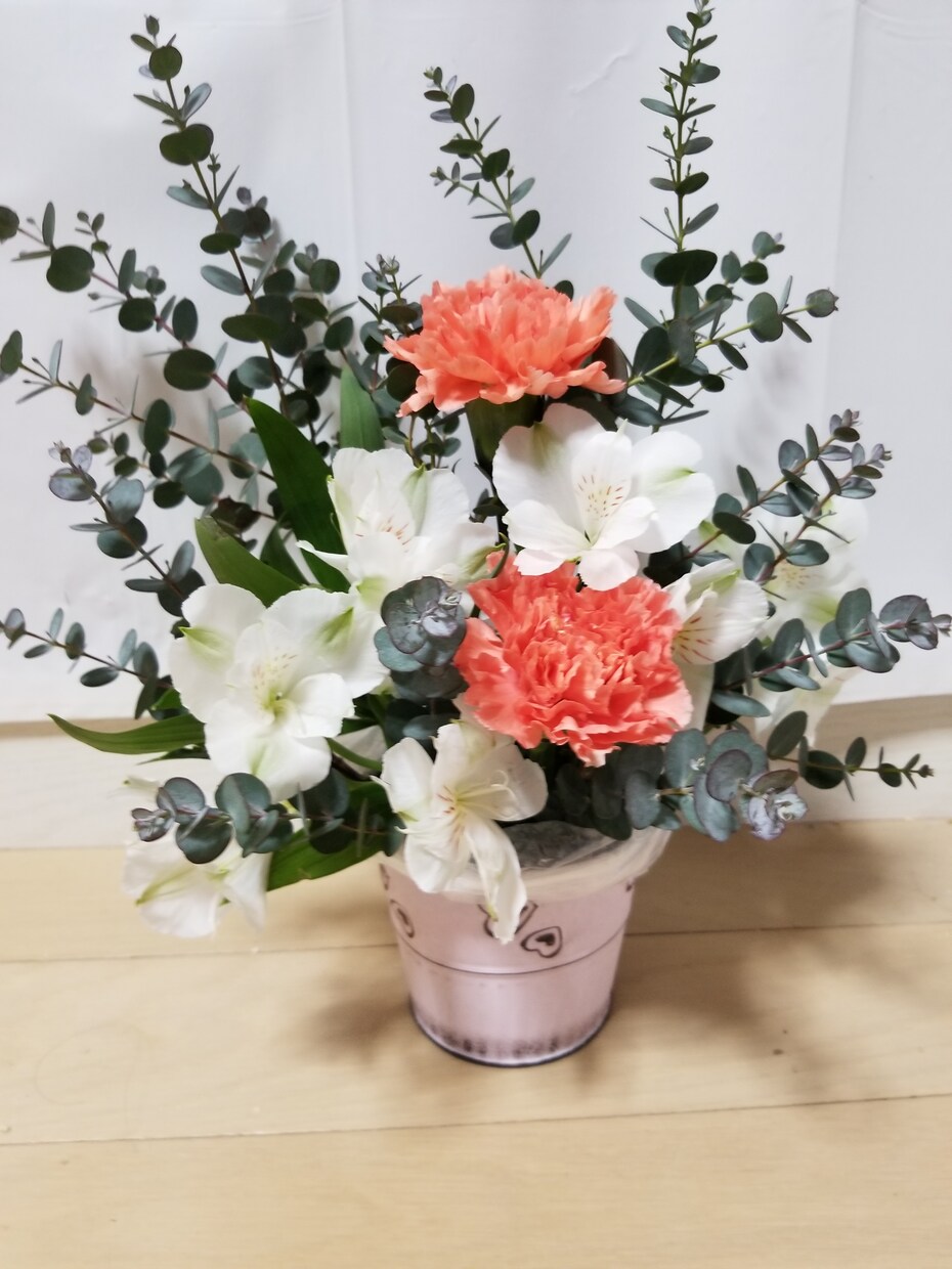 フラワーアレンジ手伝います あなたの好みの花をあなたの好みに合わせてアレンジします イメージ1