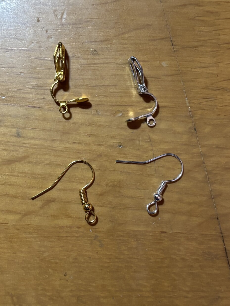 尻尾がゆらゆらの狐お作りします ピアス、イヤリング変更受け付けております。 イメージ5
