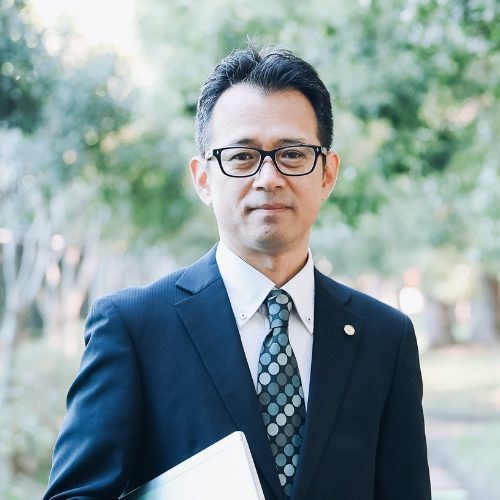 在留資格申請手続きをいたします 在留資格申請手続きをいたします。 イメージ1