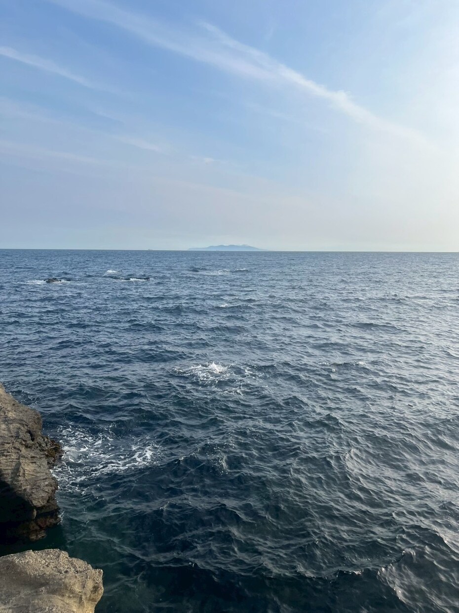 誰にも言えない気持ち、受け止めます どんな話でも私が受け止めます。 イメージ3