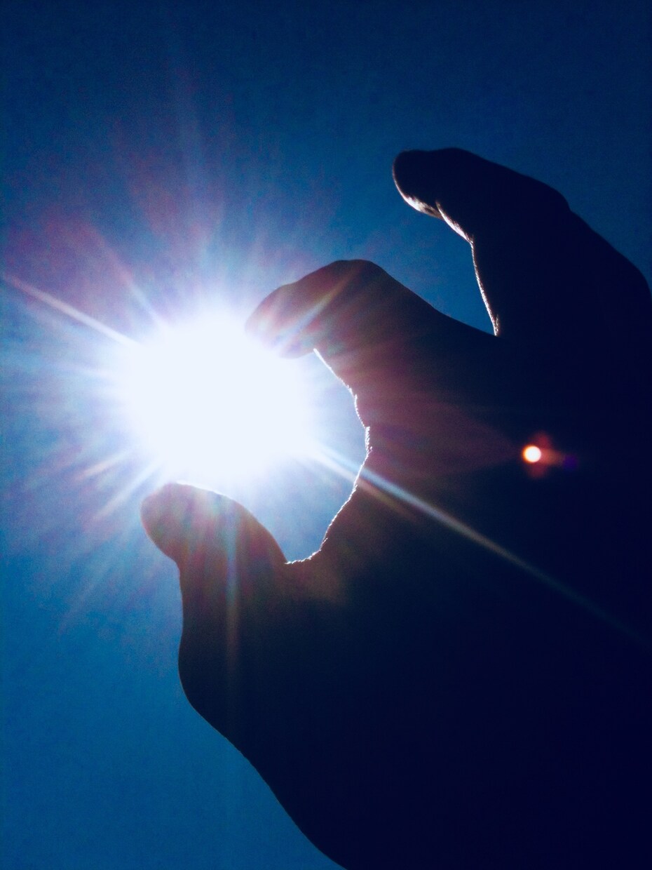 なんでも話せる信頼できる人がいれば人生変わります 信頼できる人が1人いるだけで見える景色は変わりますよ。 イメージ1