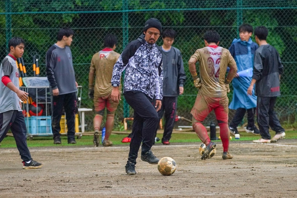 マンツーマンでゴールキーパートレーニングします ジュニア年代からユース年代の指導経験をいかし寄り添います イメージ2