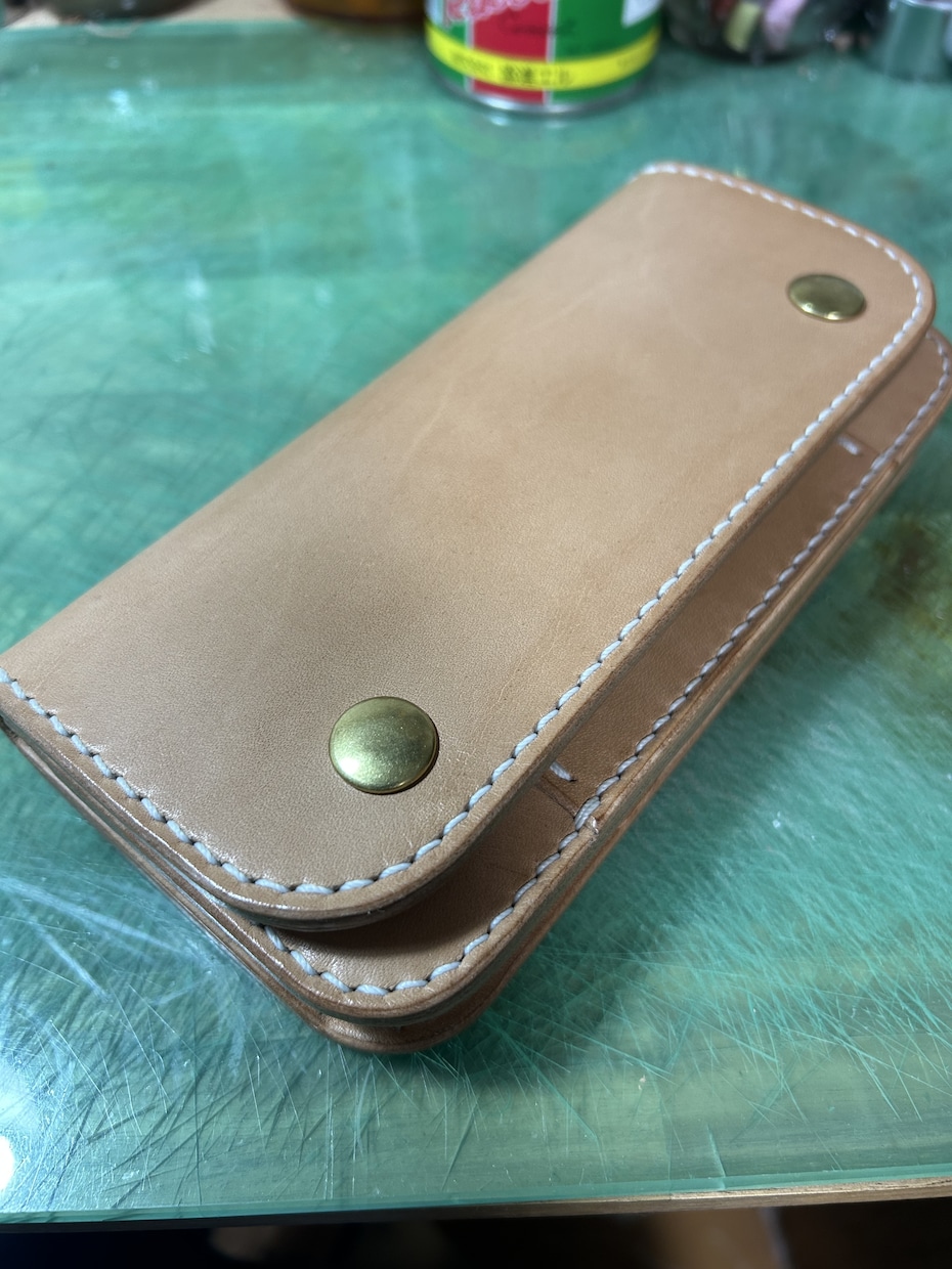 革のお財布を製作します 買った瞬間がスタート。あとはあなたが育てるレザーウォレット イメージ1