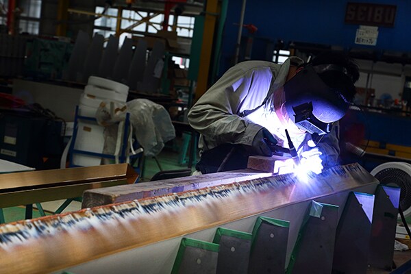 製造業・工場などへ出張撮影いたします 製造現場の迫力と信頼感を、プロの目で切り取ります イメージ3