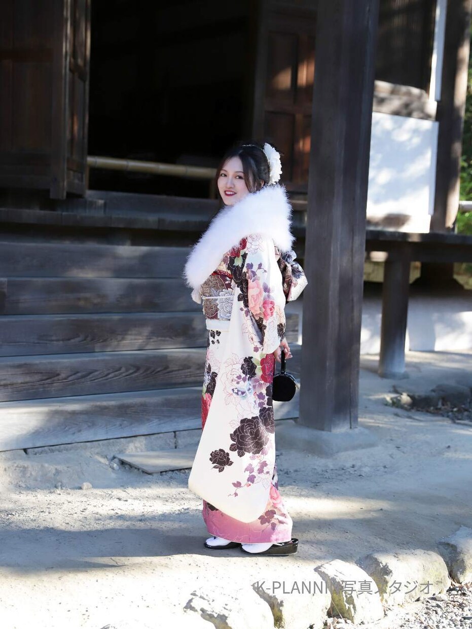 納品枚数200カット以上・成人式写真撮影代行します 三溪園・紫栄庵でプロカメラマンが高品質な写真をご提供致します イメージ4