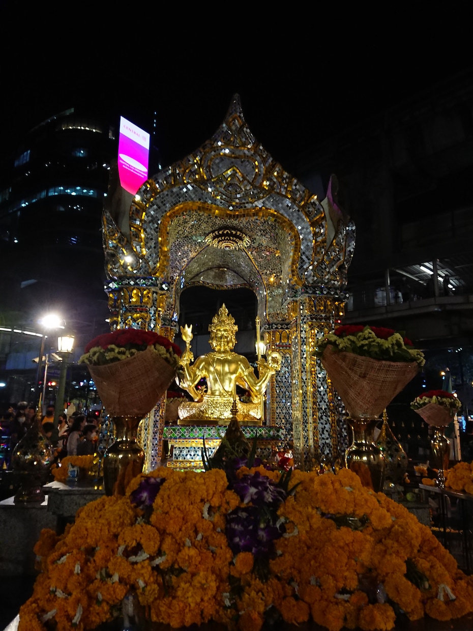 タイ最強のパワースポットへお参りを代行いたします あらゆる願いを叶えてくれる「エラワン廟」へ本格的お詣り！！！ イメージ2