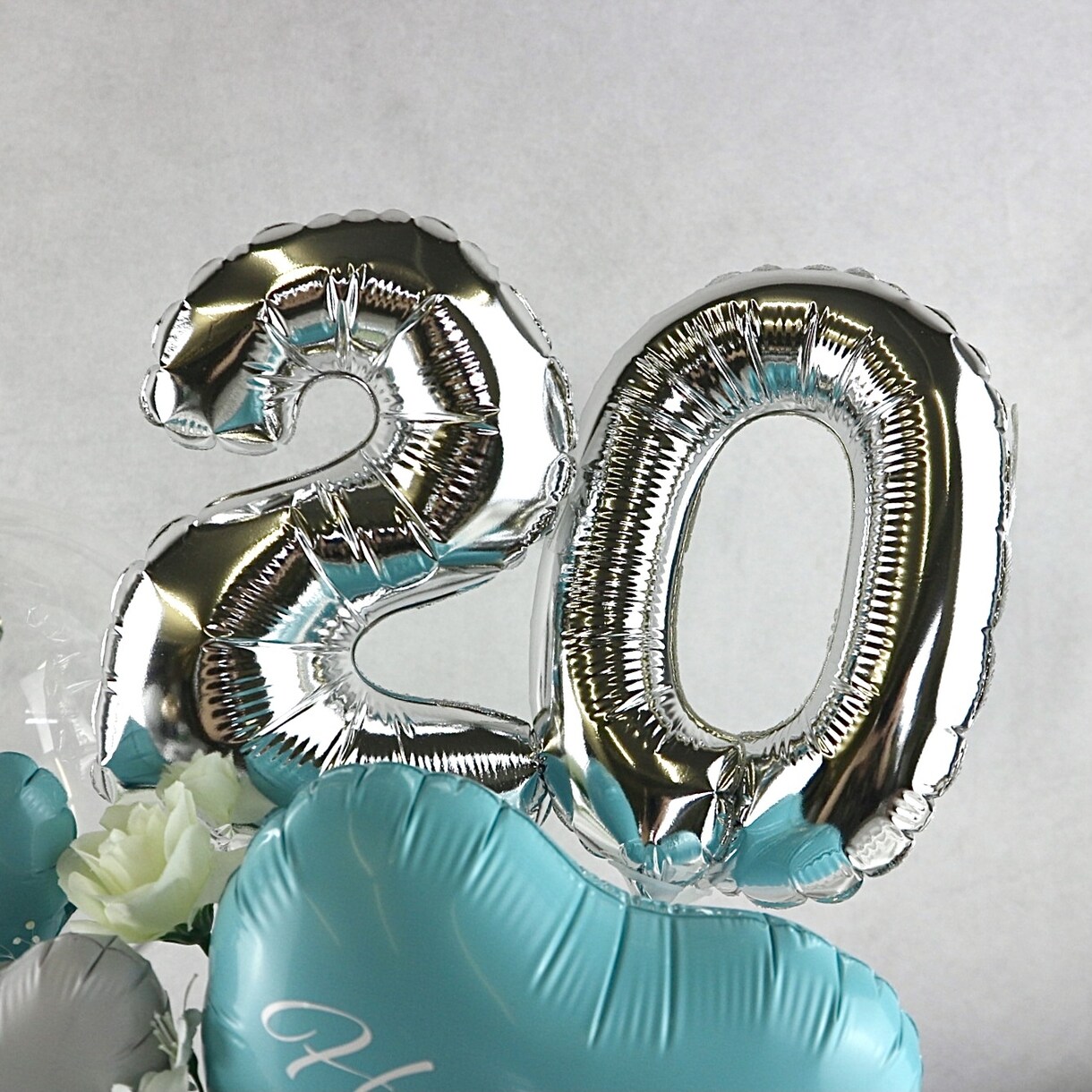 バルーンを使ったギフトをお作りします 誕生日や結婚のお祝いに！お色や文字を変えることができます！ イメージ3