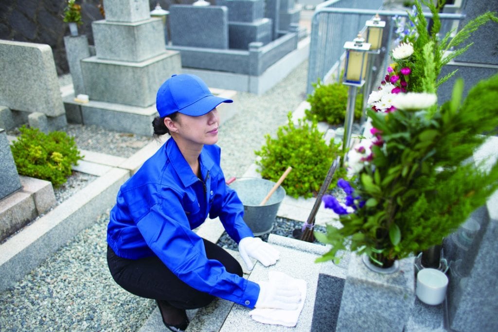 青山霊園でお墓参り代行・清掃をしますます 近隣在住の会社員が週末に写真報告つきで丁寧にお手入れします イメージ1