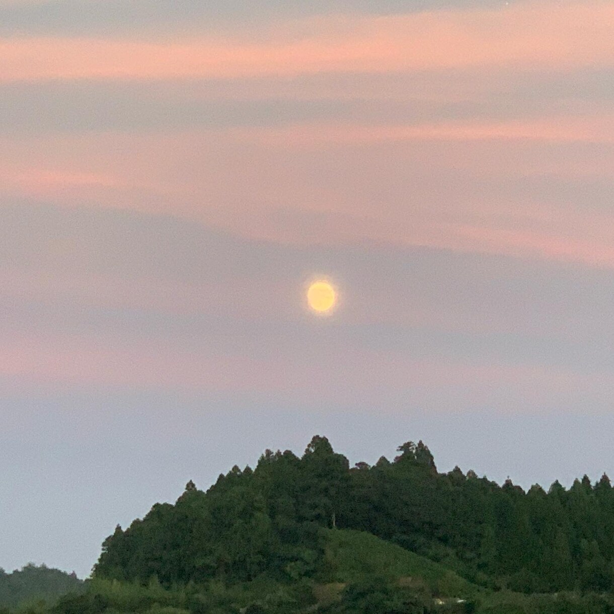 風景写真を提供します 月や太陽と空の風景を楽しんでほしいです。 イメージ4