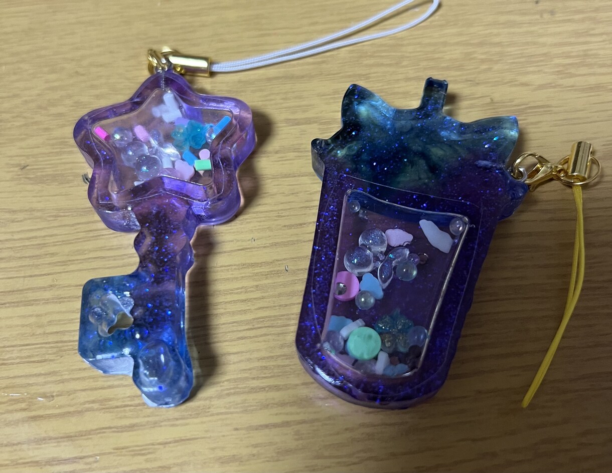 お子様へのプレゼント承ります レジンのシャカシャカキーホルダーになります。 イメージ2
