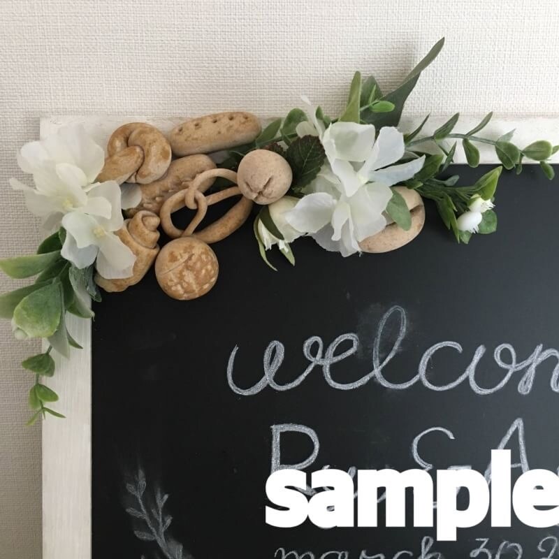 結婚式のウェルカムボードなどお作りします お客様のイメージするものをお花を使って可愛くアレンジします。 イメージ3