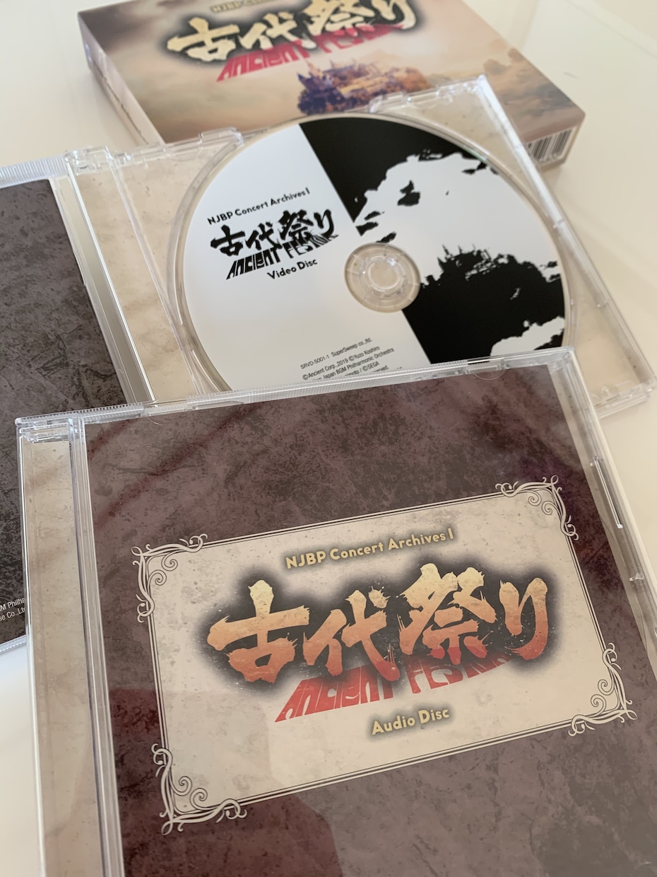 ジャケット、パッケージデザインお受けします CDや冊子のデザイン等の印刷物承ります。 イメージ9