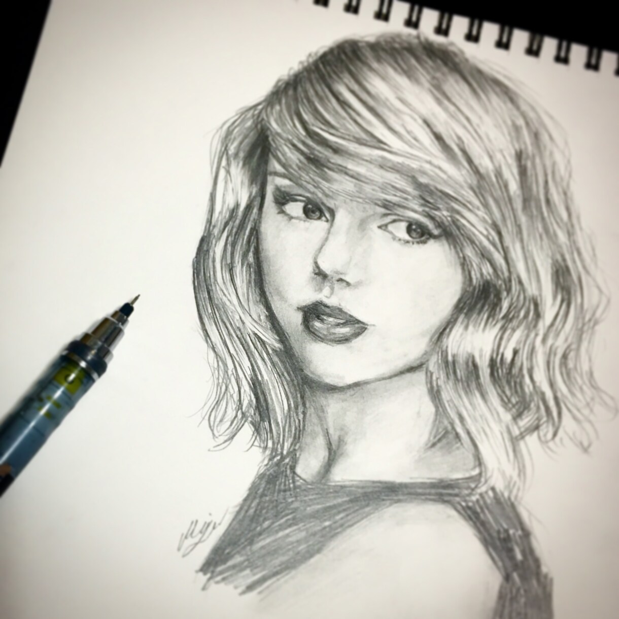 リアルな似顔絵を描きます 現役デザイナーが似顔絵を制作いたします。 イメージ2