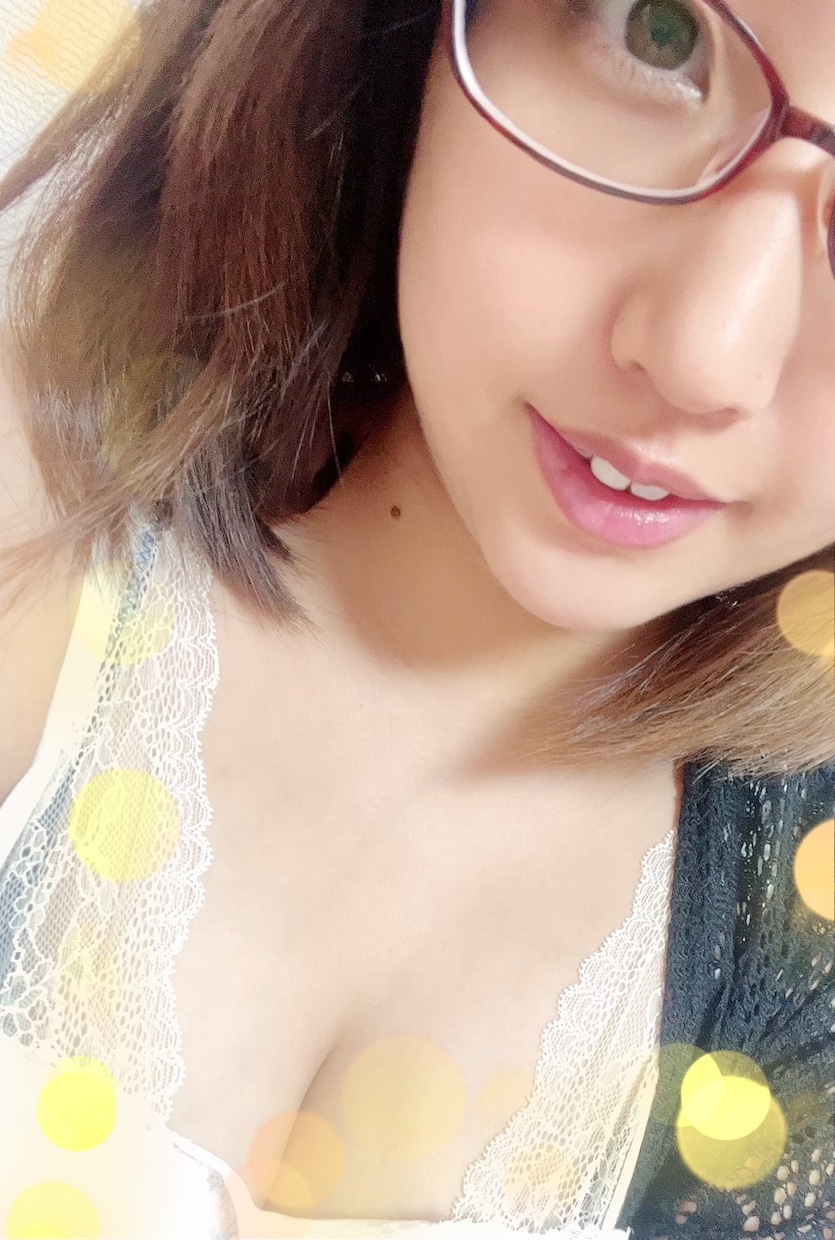 人妻妊娠がお話し相手♡になります 人妻妊娠が、貴方のお悩みやお話しをじっくりとお聞きします♡ イメージ1