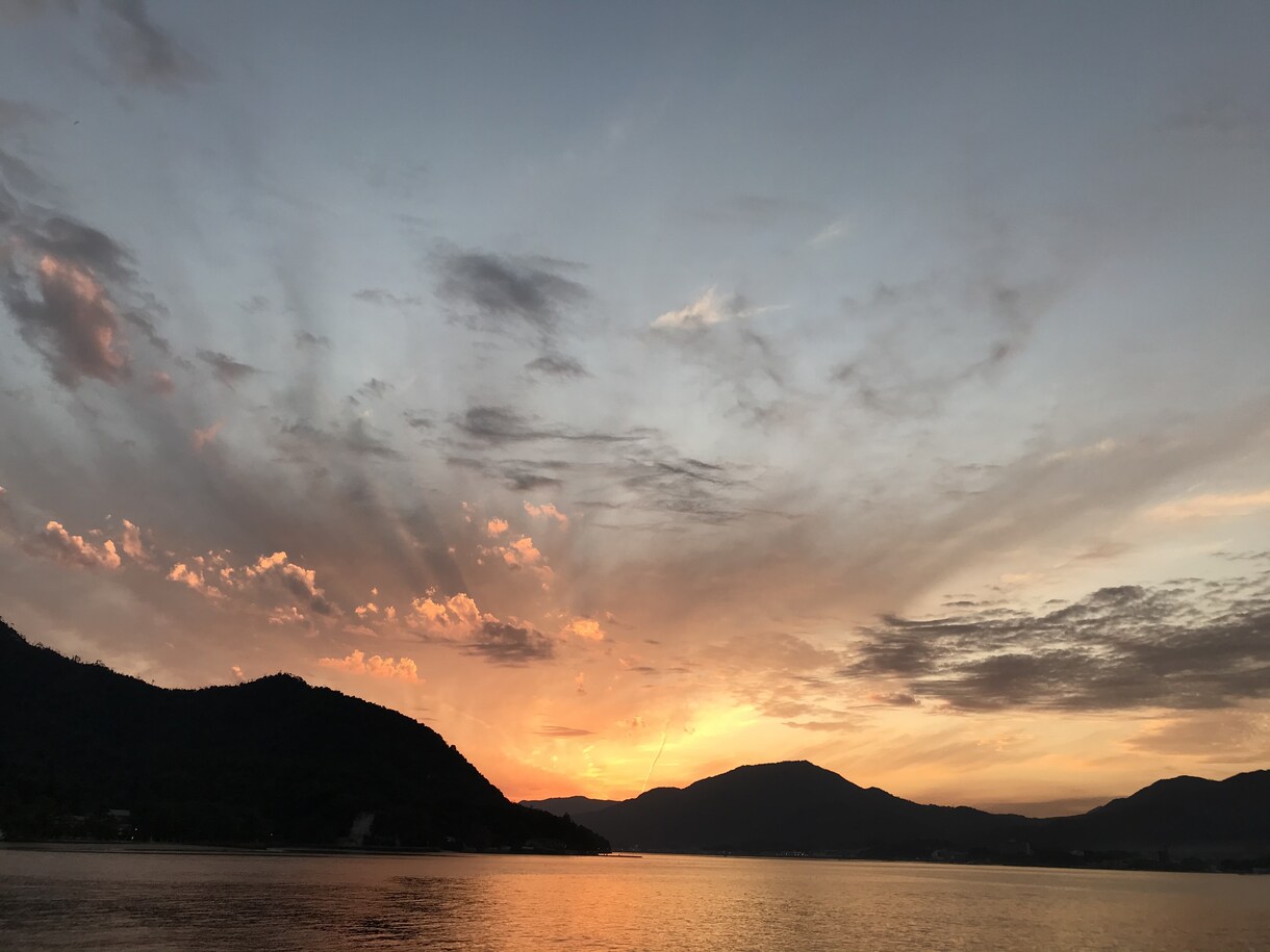 タロット占いします 仕事、恋愛、金運、幅広く占います。 イメージ1