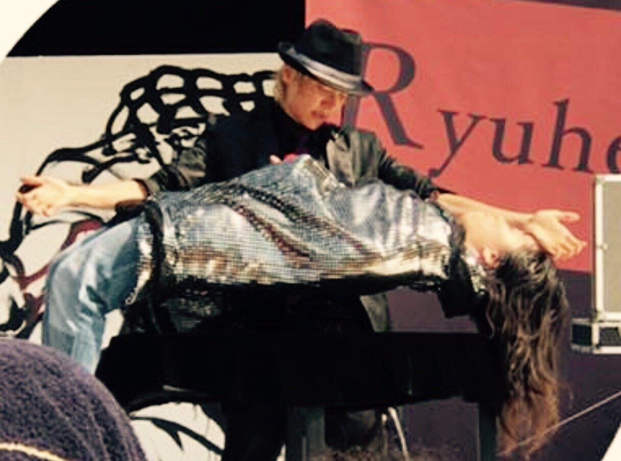 企業や子ども向けイベントで出張マジックショーします TV出演・受賞歴多数！日本一の実績で盛り上げます！ イメージ3