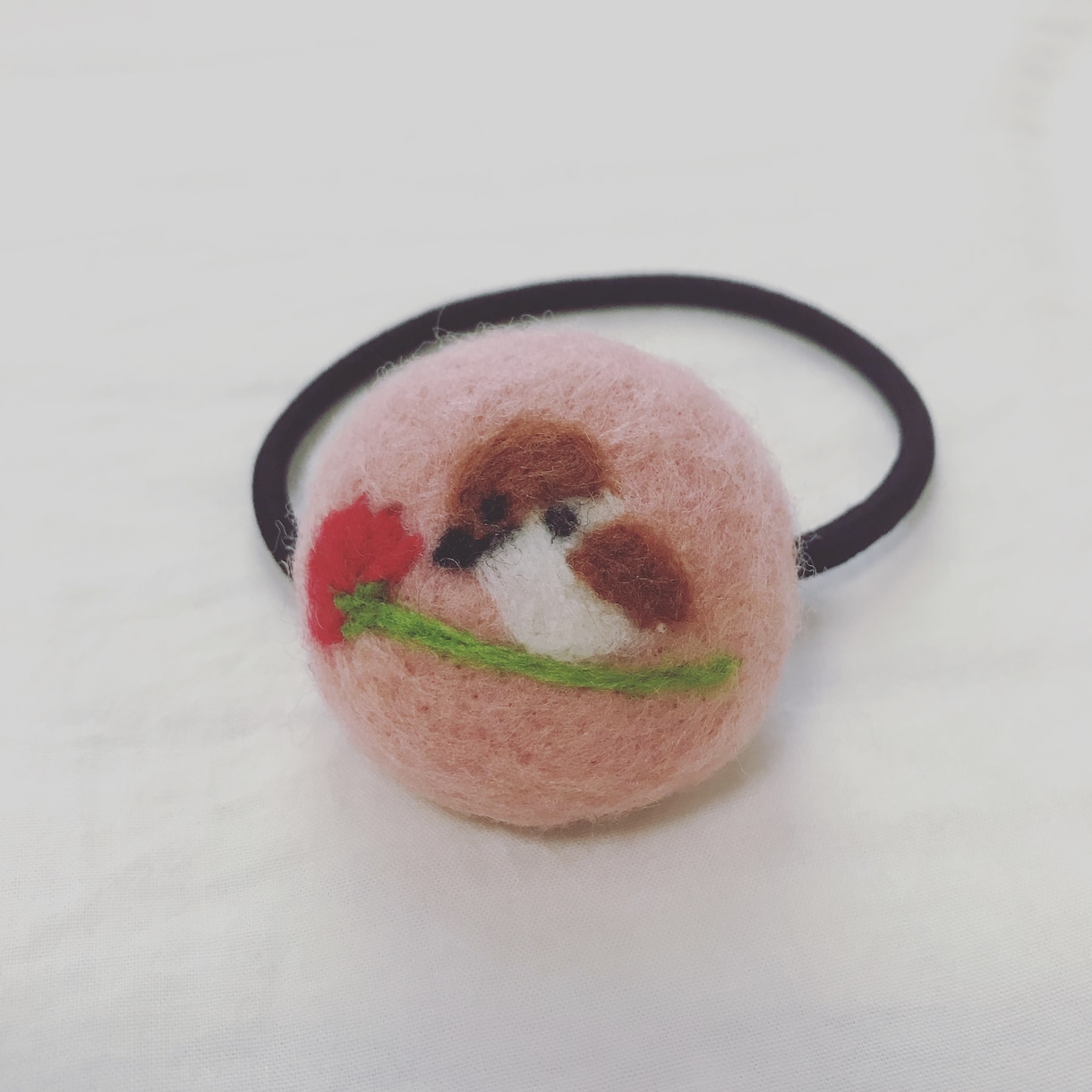 羊毛フェルトでヘアゴムを作ります あなたのお気に入りのヘアゴムに出会えますように イメージ1