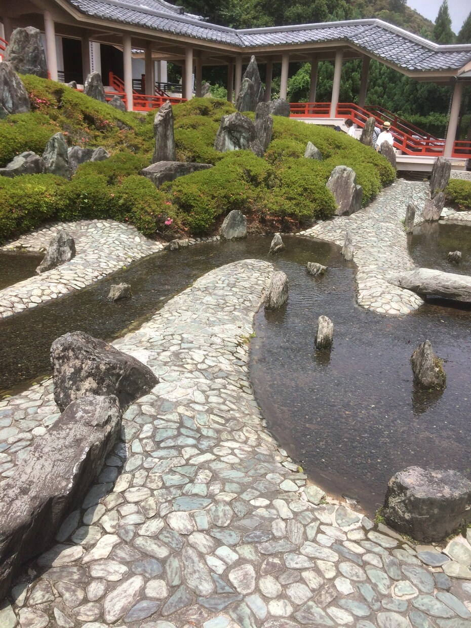 背負いきれない痛みを癒します 長年抱える葛藤や苦しみを解きほぐす。臨床心理士等資格あり イメージ1
