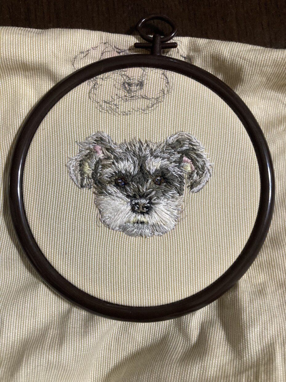 ペットのお顔のブローチ作ります 美大在学中です。デッサン力を生かして丁寧に刺繍します。 イメージ1