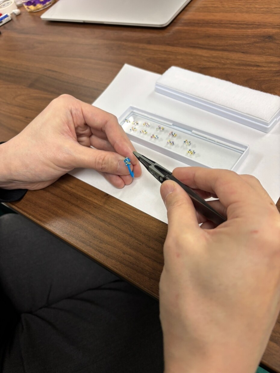 あなただけのオーダーメイドジュエリーをお作りします 形や宝石の輝きを活かした美しさにこだわって制作いたします。 イメージ10
