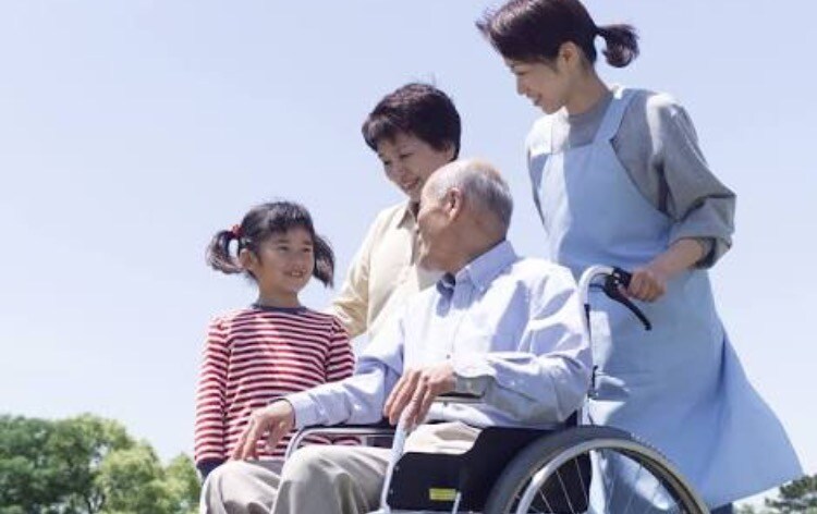 介護歴５年の2５歳が介護現場での相談受けます 介護現場ではたらく人をサポートします！ イメージ1