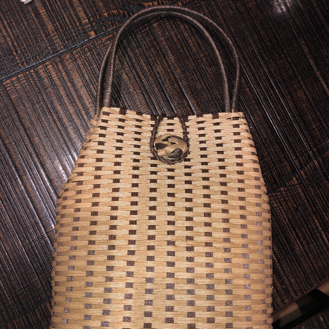 クラフトバンドで、バッグや小物作ります クラフトバンドを使って、小物入れや籠バッグを作ります。 イメージ2