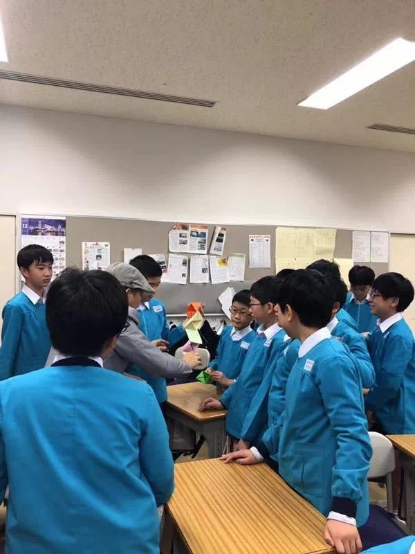 長方形折り紙教えます 紙でレゴ作れて、2層的な包み、立体的な面白いカタチ イメージ10