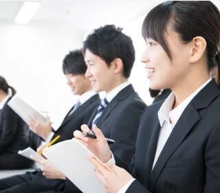 就職に必要な履歴書、職務経歴書の希望添削を行います 就職活動の方々へ!一緒に寄り添い書類作成のサポートを行います イメージ1