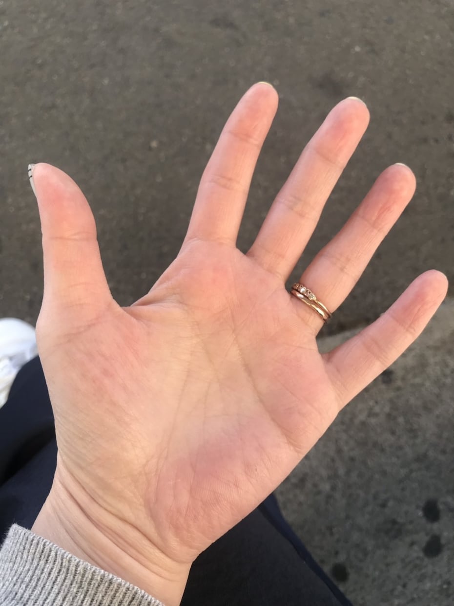 写真で手相鑑定！お待ちしております 人には言えない事なんでも聞き、どうすればいいか占います。 イメージ3