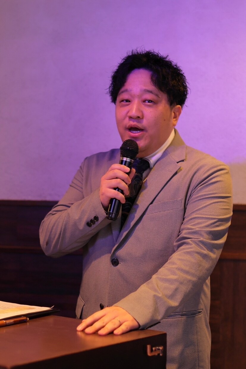 式典・表彰式・社内イベントなど幅広く対応します 元お笑い芸人のプロMCが、場の空気を読みながら丁寧に進行！ イメージ3