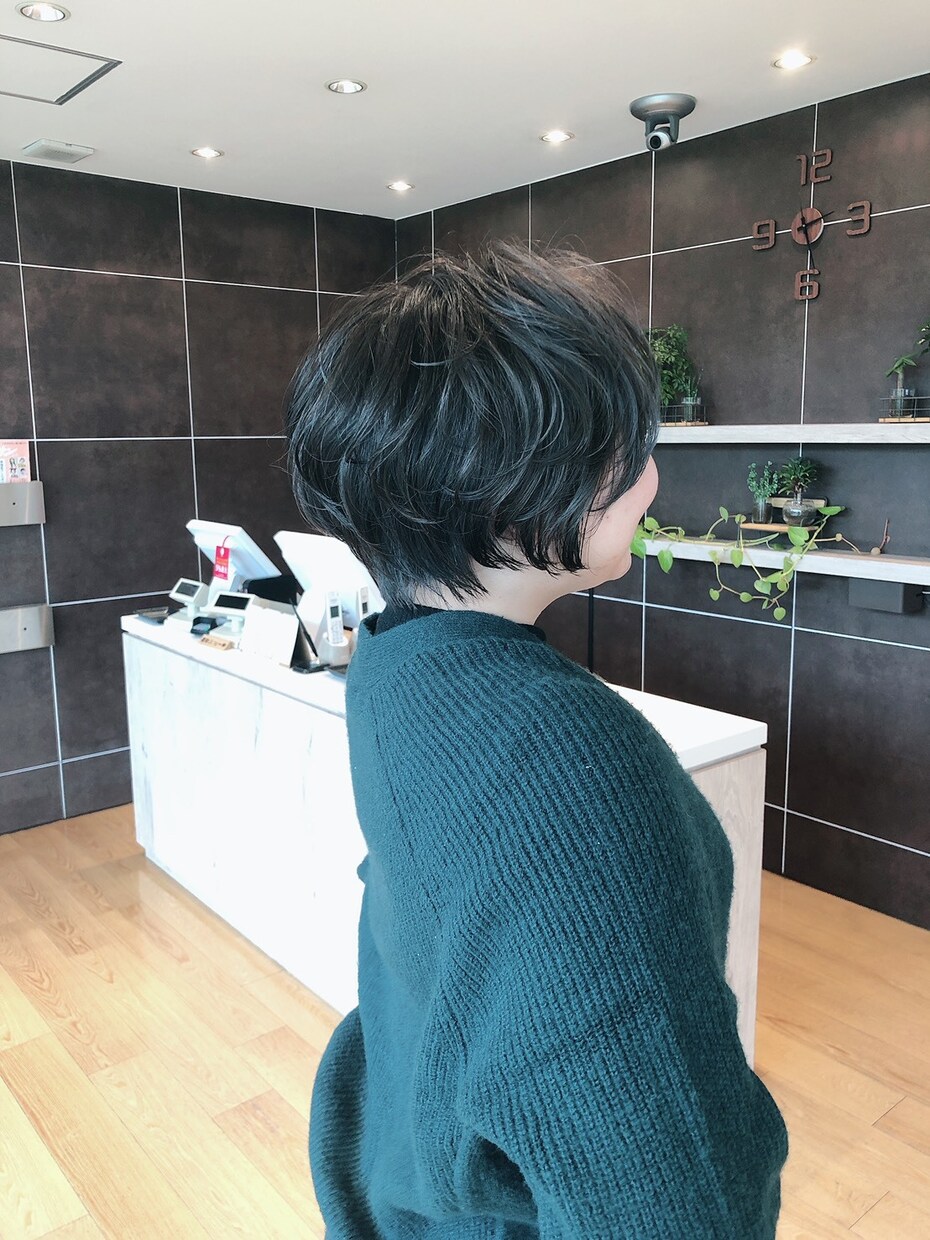 透明感あるヘアカラー今の色から出来るか判断します ブリーチなしで出来るカラーの見極め方 イメージ1